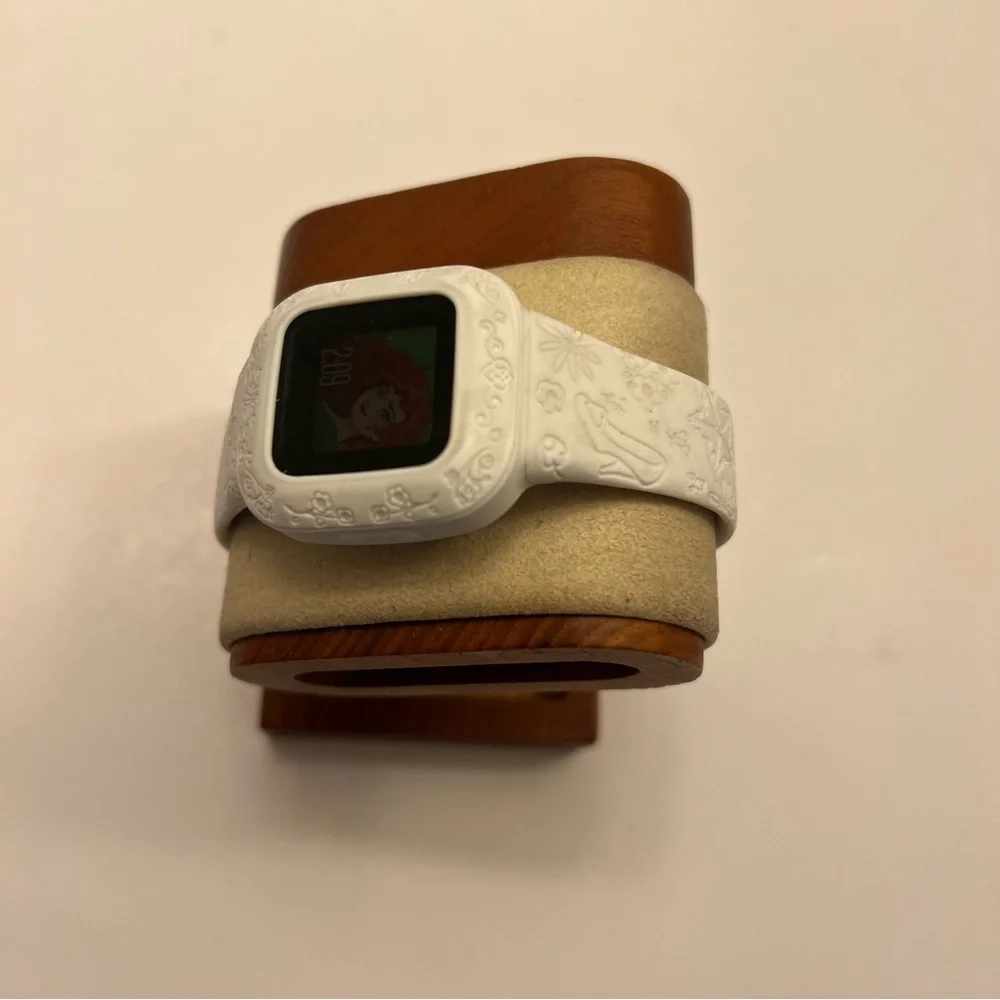 Garmin‎ Vivomove Jr.3 (full set, MSRP 139$)